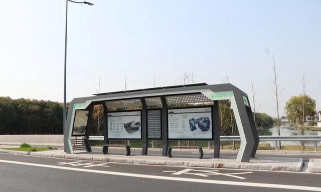 吳江新型綠色環(huán)保太陽能智能候車亭問世