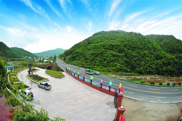 未來(lái)3年湖北將投6億元改建8000座農(nóng)村候車(chē)亭